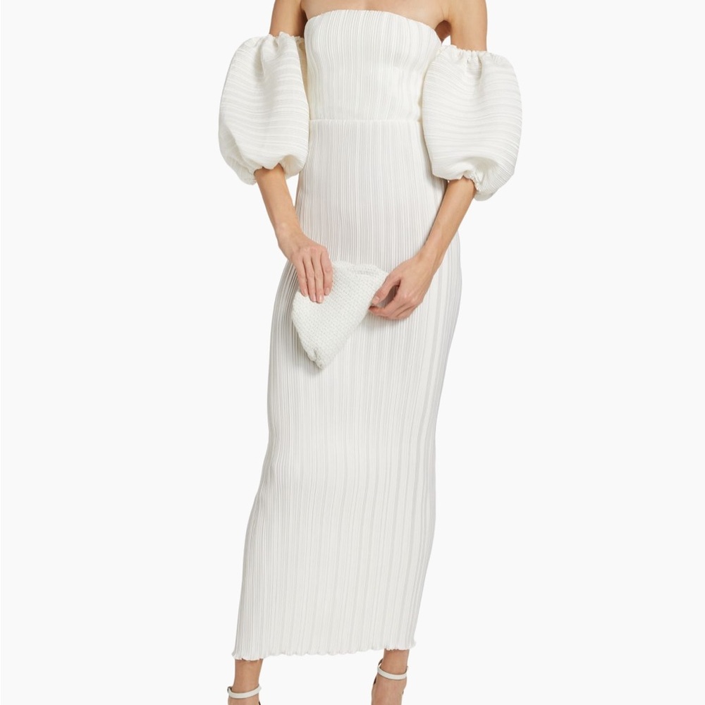 Chic Strapless White Dress with Puff Sleeves